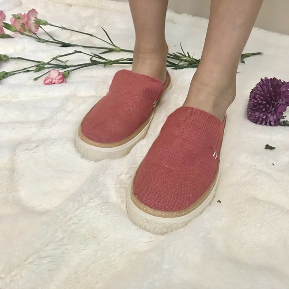 Toms slide on - Picture 6 of 6